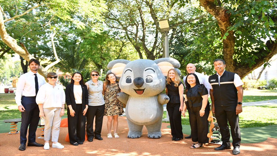กทม. –สถานทูตเครือรัฐออสเตรเลียร่วมเปิดสนามเด็กเล่นแห่งใหม่ในสวนลุมพินี