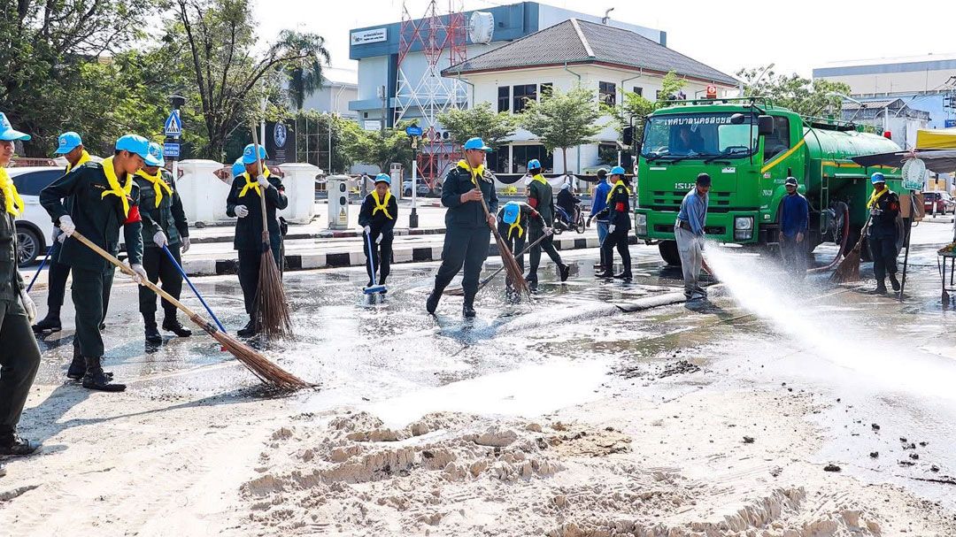 สรรเพชญ ผนึกเทศบาลนครสงขลา-เยาวชน ฟื้นฟูหลังน้ำลด