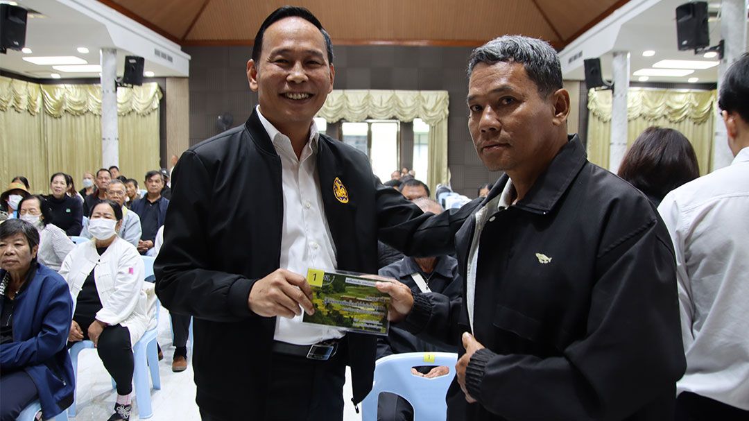 แม่ฮ่องสอนมอบ คทช. 510 ไร่ เพื่อให้ชาวบ้านได้มีพื้นที่ทำกิน