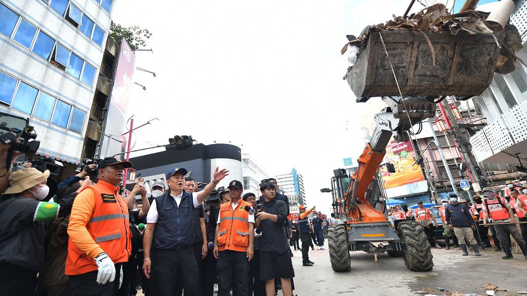 ‘อนุทิน’ตั้งกองบัญชาการส่วนหน้า เร่งฟื้นฟูหาดใหญ 1เดือนเก็บขยะแสนตัน เปิดตลาด‘กิมหยง’ใน7วัน