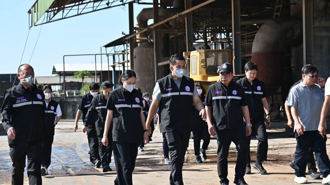 ธนกรสั่งโรงงานไหนไม่แก้ไข หยุดกิจการทันที สั่งเต็มเหนี่ยว บุกตรวจโรงงานกระดาษ นำร่องโชว์มาตรการสู้ฤดูฝุ่น PM2.5