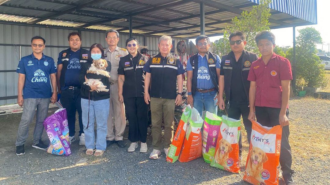 ปศุสัตว์ จ.บุรีรัมย์ ลุยตรวจเยี่ยม ให้กำลังใจผู้อพยพในศูนย์พักพิง