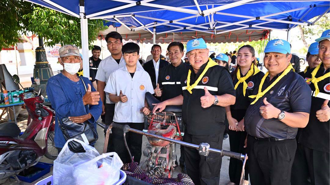 'เลขาอาชีวะ'นำทัพ'Fix It-จิตอาสา' ฟื้นฟู'อยุธยา'หลังน้ำลด