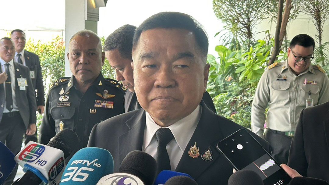 พาดพิงสถาบันไม่เหมาะสม ‘บิ๊กเล็ก’ซัดเขมร มอบกต.ทำหนังสือตอบโต้