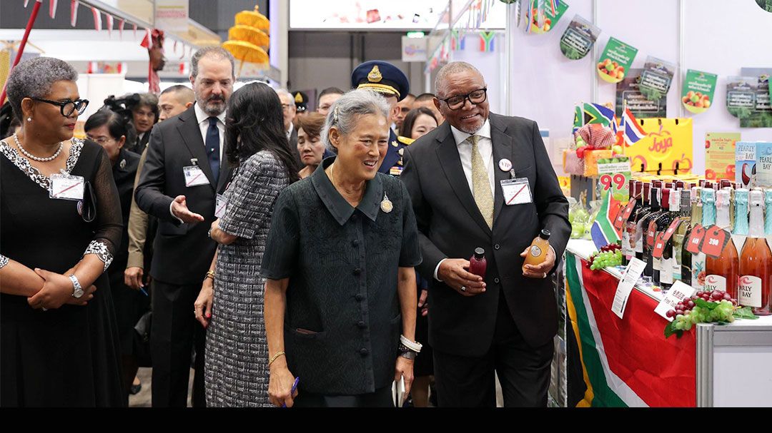 กรมสมเด็จพระเทพรัตนราชสุดาฯ เสด็จฯ ทรงเปิดงานและทรงเยี่ยมร้าน ‘งานออกร้านคณะภริยาทูต ครั้งที่ 59’