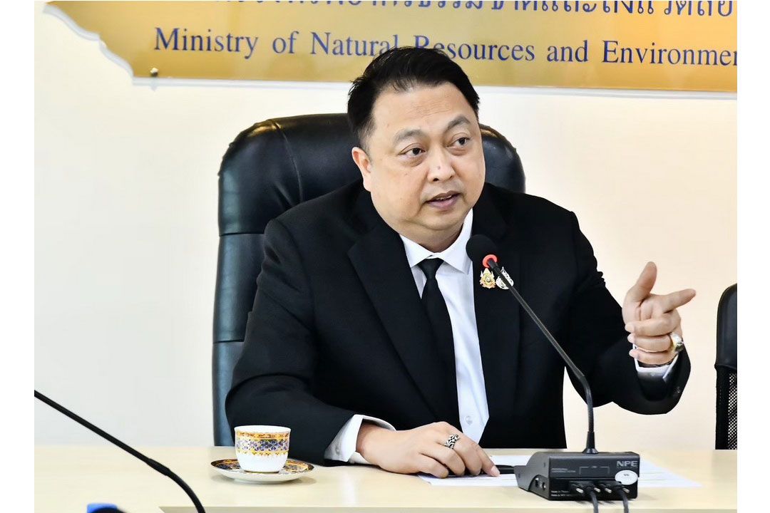 ‘สุชาติ’ สั่งการด่วน! ระดมกำลังช่วยประชาชนฝ่าวิกฤตภัยแล้ง พร้อมส่งกำลังใจแนวหน้าไฟป่า