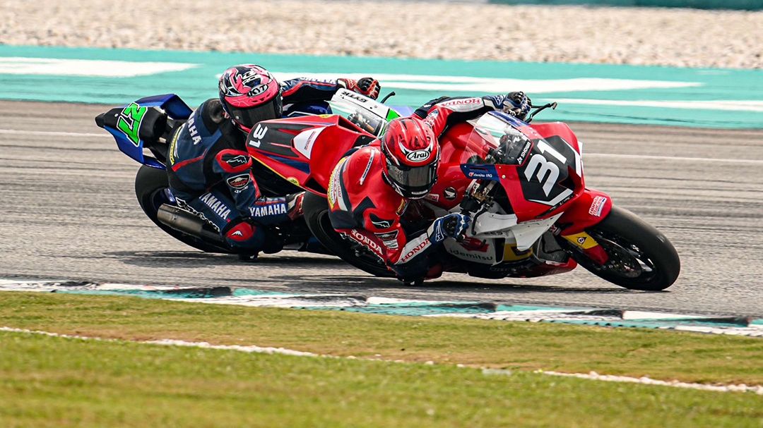 ‘ฮอนด้า เรซซิ่ง ไทยแลนด์’ เปิดซีซั่นสุดร้อนแรง ‘มิกซ์-ธนัช’  ซิวที่ 3 SS600 เรซ 2  เซปัง ARRC