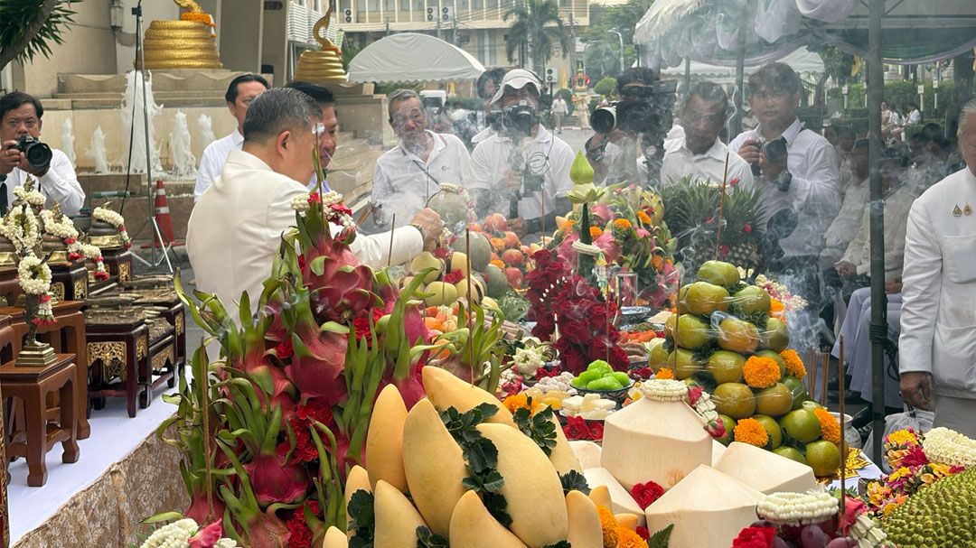 ก.เกษตรฯ จัดพิธีบวงสรวงบูรพกษัตริย์ องค์พระพิรุณทรงนาค และสิ่งศักดิ์สิทธิ์ประจำกระทรวงฯ เพื่อความเป็นสิริมงคล