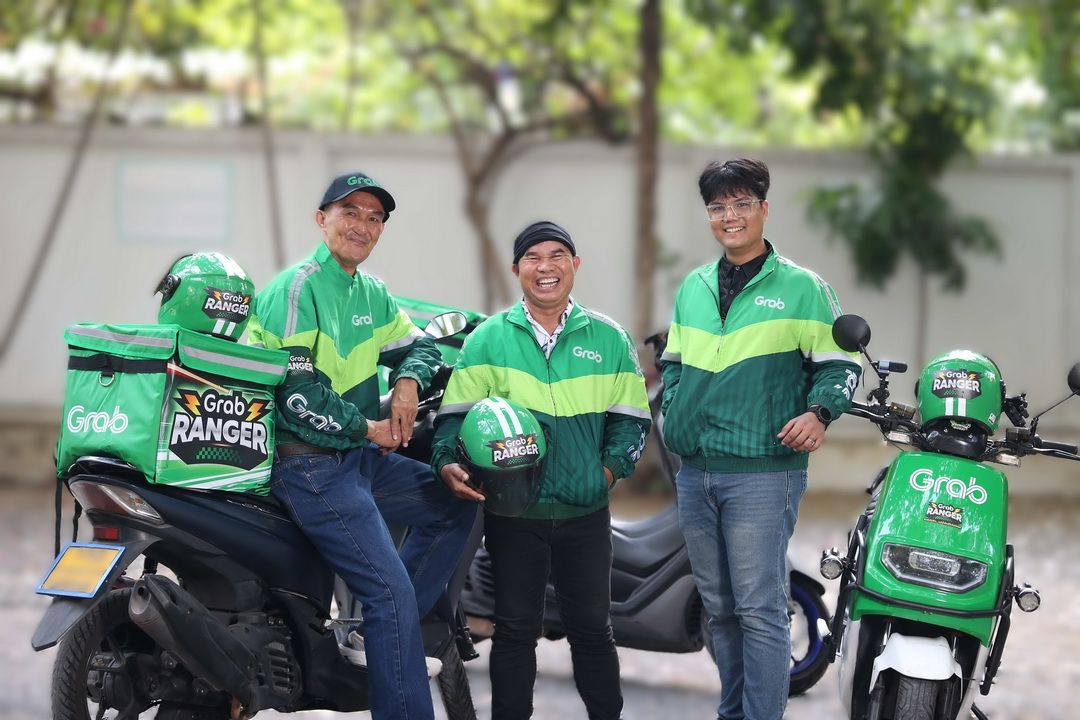Around W. By หมูอ้วน : เปิดใจ ‘GrabRanger’ ฮีโร่แห่งท้องถนน กับภารกิจส่งต่อสิ่งดีๆในสังคม