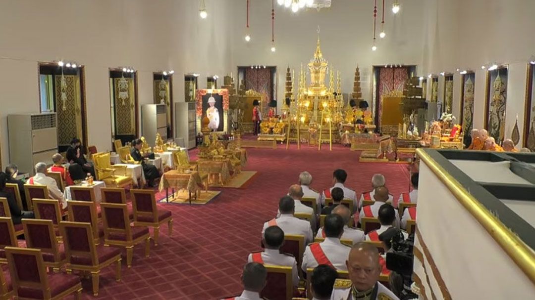 โปรดเกล้าฯ สถาปนาพระเกียรติยศ พระองค์ภา เศวตฉัตร 7 ชั้น-กางกั้นพระโกศ