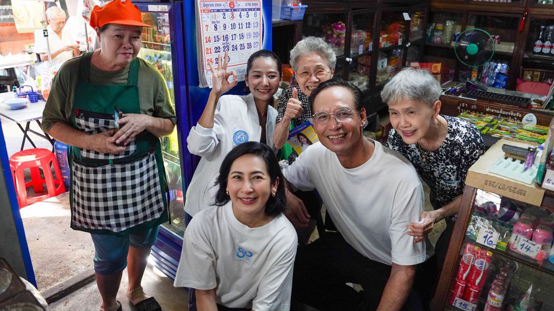 กรณ์–การดี นำทีมประชาธิปัตย์ ลุยตลาดตรอกหม้อหนุน นัชธนัญญ์ เบอร์ 3 ชิง ส.ก.พระนคร