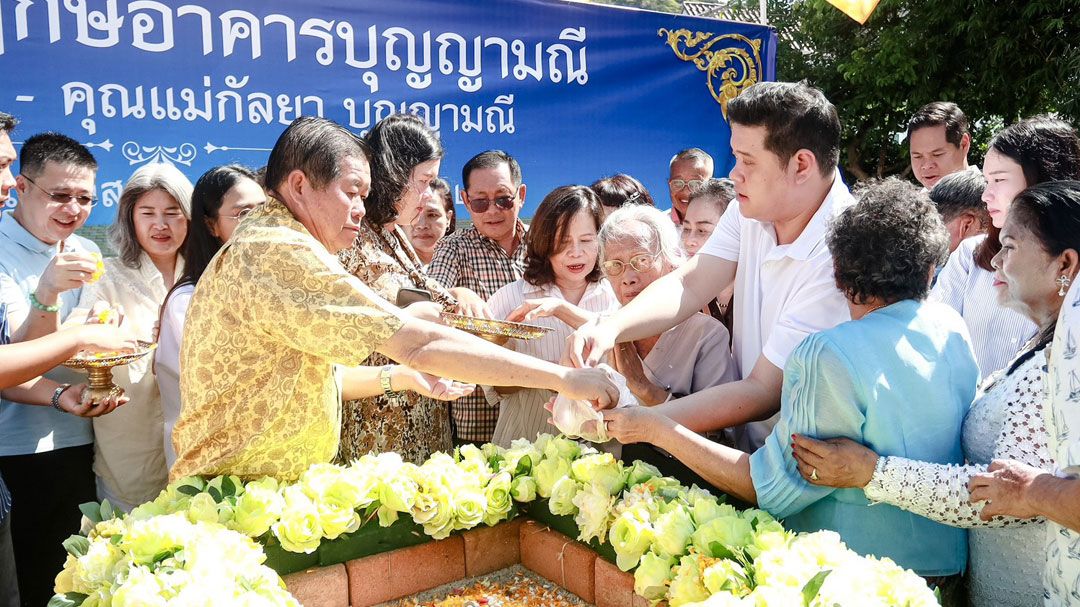 ครอบครัวบุญญามณี จัดพิธีวางศิลาฤกษ์อาคารบุญญามณี ถวายวัดไทรงาม เนื่องในวันคล้ายวันเกิด ‘นิพนธ์’